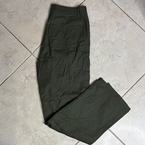 Woman’s Olive Cargo Pants size L